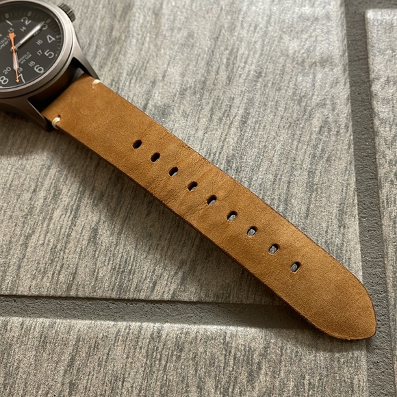 Timex Expedition Scout Watch with 2 Leather Bands - Picture 5 of 11